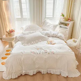 Set di biancheria da letto briciolo branchia di ricamo a fiore bianco set di cotone copripiumino cover lino fogli foglio di cuscinetti tessili da casa