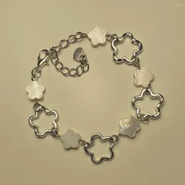 Bracciale floreale in filo Gioielli con perline fatti a mano Perline carine Y2K Fairycore Civetta Delicate perle a forma di stella Idea regalo con ciondolo