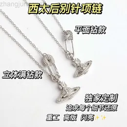 デザイナーViviene Westwoods New Viviennewestwood Western Empress Dowager Saturn Pin NecklaceダイヤモンドメッキInsクリエイティブペーパークリップクリップテンポメントカラーチェーン