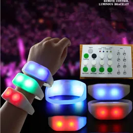 Party Supplies LED Silikonarmband 6 Färgbyte med 21 Keyswitch 8 Area 400 meter fjärrkontroll Flash Light Lysande armband för klubbkonserter Prom