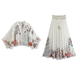 Women's Blouses Shirts Women 2023 New Sweet Fashion Embroidery Cotton Blouses Vintage v-neck Female Shirts Chic Tops P230427