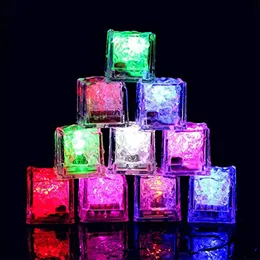 Vattentät LED Ice Cube Toys Multi Color Flashing Glow in the Dark LED Light Up For Bar Club Drinking Party Wine Wedding Decoration