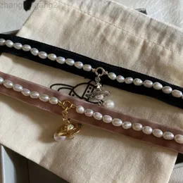 デザイナーViviene Westwoods New Viviennewestwood Empress Dowager of the West Velvet Ribbon Baroque Pearl Necklace Womens Style Ribbon Stereoscopic Saturn W