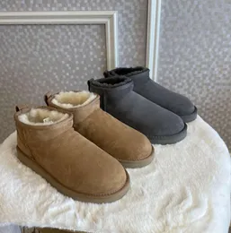تصميم العلامة التجارية Snow Boots Slippers Cotton Platform Fur Slipper Women Tazz Slides Classic Mini Boot Winter Furry Men Wool Scuffs Uggsity