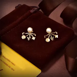 Gioielli di marca da donna Orecchini di lusso da donna Orecchini a bottone con lettera Orecchini a forma di lettera di moda Accessori da sposa Orecchini di perle