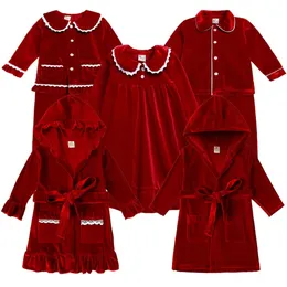 Family Matching Outfits 2023 Kids Christmas Robes Pyjamas Red Golden Velvet Dress Match Boy Girl Xmas Costume Toddler Witer Sleepwear Pajamas 231128
