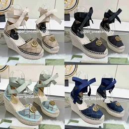 Women Wedge Sandals Designer Sandals Wysokie obcasy Platforma Haft Sandał Sandały Sandały Espadrille Otwarte palec u nogi muły letnie spacer Sandały Sandały Rozmiar 35-42