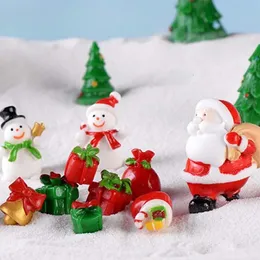 Decorative Objects Figurines Mini Christmas Tree Santa Decoration Snow Landscape Model Ornaments Resin Craft Miniature Garden Home Gifts 231128