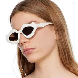 Sunglasses European American Style Men Women Punk Hip Hop Stage Performance Glasses Factory Low Price Sun Glass