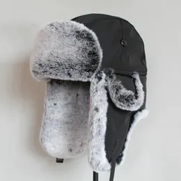 Breda randen hattar hink vinterbomberhatt för män faux poll ryska ushanka kvinnor tjock varm mössa med öronflikar 231128
