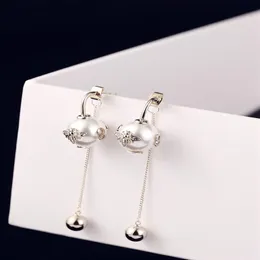 Orecchini a bottone pendenti con lampadario pendente a goccia lunga con perle di design di lusso di nuova moda per donna bianco nero317e