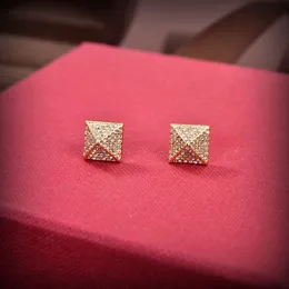 Popular V stud earrings fashion rivet earrings simple light luxury high-grade personality couples metal stud gifts vale