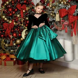 princess Emerald Green Long Sleeves Flower Girl Dresses 2024 Velvet V-Neck Sparkly Beading Birthday Party First Communion Gowns