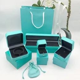 Luxury Brand Necklaces Jewelry Boxes Case Bracelet Ring Bracelets Earrings Flannel Light Green Velvet Pouch Dust Bag Packing Set