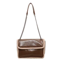 Nova moda retro crossbody vagando corrente bolsa de ombro outono e inverno pelúcia sênior sentido saco feminino 2023 FMT-4011