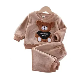 Pajamas Winter Pajamas Set Baby Boy Girl Girl Thicken Pajamas مجموعة الفانيلا Fleece Toddler Child Warm Catoon Sleepwear بدلة المنزل 0-6Y 231124