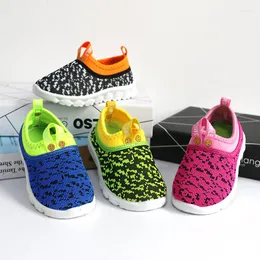 Chaussures de sport bébé garçon fille couleur bonbon tissé tissu Air Mesh enfants baskets décontractées 2023 doux enfants pour garçons filles