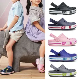 Çocuklar flip flop terlik tasarımcısı Toddlers çocuklar sandalet delik terlik takun
