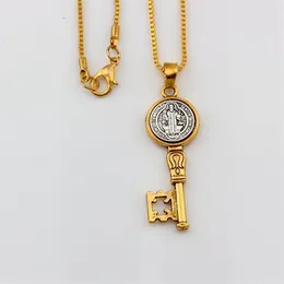 Benedict Medal Cross Key Alloy Charms Pendant Halsband reseskyddhängen Halsband Antik Silver och guld 20st partier A-264V