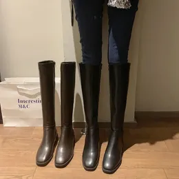 Botas de inverno de algodão mulheres joelho botas altas moda zíperes senhoras elegante salto baixo botas longas inverno couro macio calçado feminino 231129