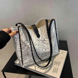 Sacs de soirée Mode Art Modèle Fourre-tout 2022 Nouveaux Sacs à main pour femmes Épaule Simple Designer Top Steel Shopping 220416174T