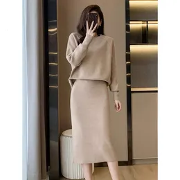 Two Piece Dress Intelligent elegant lightweight and mature style knitted set for autumn round neck sweater split twopiece 231129