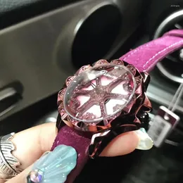Нарученные часы винтажные благородные пурпурные часы женщины Водонепроницаемые из кожа с кожами на запястье с настоящим мехом.