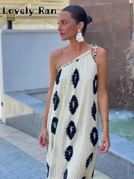 Abiti casual di base Stampa estiva Bretelle Abiti lunghi Donna Una spalla Backless Abito da spiaggia irregolare Abiti lunghi eleganti sciolti eleganti femminili 231129