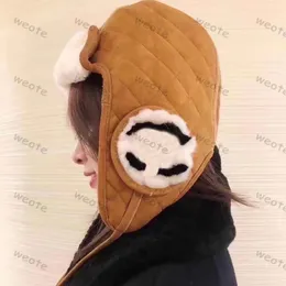 Tasarımcı Şapka Erkek Kadınlar Tuzak Şapkaları Kış Şapkası Kalın Moda Kulağı Koruma Kapakları Beanie Sıcak Eğlence Rüzgar Yalıtımlı Kayak Spor Kapağı Scarf Luxe 5