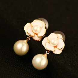 新しいトレンディなクラシックファッションデザイナーCamellia FlowerElegent Pearl Pearl Peantant Drop Stud Dangle Chandelier earrings for woman girls259w