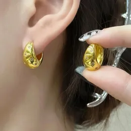 Orecchini a cerchio in metallo grosso con strass per l'orecchio, fibbia in argento, colore oro, cerchio, 1 paio, decorazioni alla moda