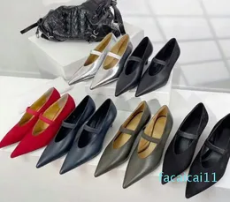 Scarpe toteme di alta qualità scarpe a punta in pelle Tacchi gattino Scarpe décolleté Mary Jane Scarpe eleganti firmate da ufficio