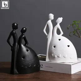 Oggetti decorativi Figurine Bianco Nero Persone Anniversario Coppia sposata Matrimonio San Valentino Regalo per gli ospiti Ornamenti per torte Decorazione della casa 231130