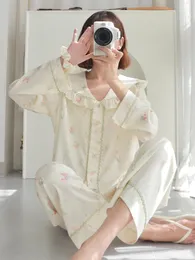 Kvinnors sömnkläder Ice Silk Pyjamas Spring and Autumn Long Sleeve Thin Sweet Lace 2023 High-End Sense Home Clothes