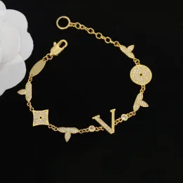 Bracelet with dijes Fashion Style Women's Bracelet Bracelet Cuff Chain Designer Alphabet Jewelry 18K crystal Gold plated stainless steel wedding lovers in a variet