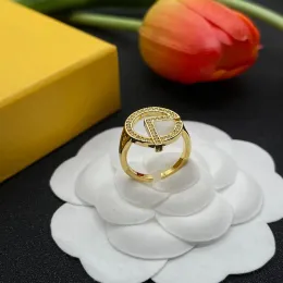 Anello aperto di design di gioielli per donna Uomo Moda Fidanzamento Anelli in oro argento Lettera F Regalo di anniversario per feste in pelle di lusso CHG2311304-12 capsboys