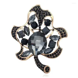 Brooches Creative Costume For Women Leaf With Luxury Oval Crystal Rhinestone Scarf Broch Pins Gift Birthday BR1273