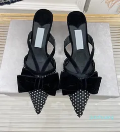 2023 New Luxury Womens High Cheels Fine Cheels Pure Leather 22 Bow Tercative Multi Clippers Flip-Flops Beach Shoes Designe Designe