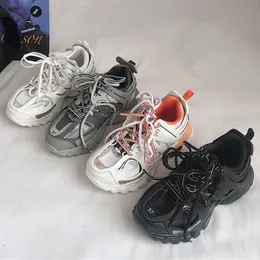 2022 Dirty Baba Ayakkabı Lüks Marka Üçlü S Parça Eğitimleri Yeni Moda Gizli Erkek ve Kadın Tasarımcı Siyah Portakal Bayanlar Yürüyen Paris Ayakkabı C81