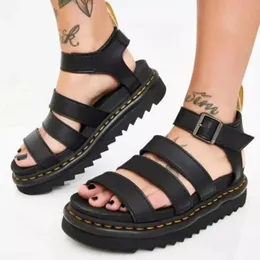 Sandalet 2023 Bahar Sonbahar Şık Düz Kadınlar Slip Olmayan Klasik Platform Ayakkabıları Kadınlar İçin Vintage