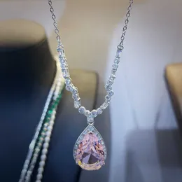 Naszyjniki wiszące oryginalny projekt kwiat wiśniowy różowy diament naszyjnik lśniący wysoki węglowy diament w wodzie naszyjnik żeńska luksusowa biżuteria g230202