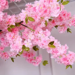 Dekorativa blommor kransar rosa körsbärsblomning konstgjord hög simulering sakura trädgrenar för våren hem bröllop dekor falska växter b