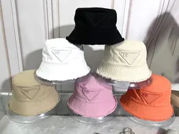 Top Designers Bucket Hat Hat Tassel Brim Luxury Sunshade Homens e mulheres Charme elegante Trendência de moda Good Material