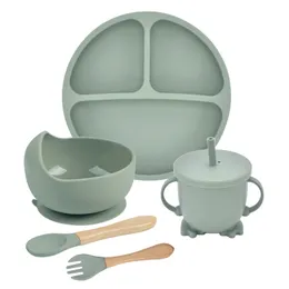 Tazze Piatti Utensili 345PC Set di alimentazione per bambini in silicone Ciotola Piatto da pranzo Cucchiaio Forchetta Bambini Stoviglie senza BPA per bambini 230202