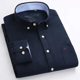 メンズカジュアルシャツメンズカジュアルレギュラーフィットロングスリーブソリッドオックスフォードシャツシングルパッチポケットボタンダウン太い格子縞のチェックストライプされたトップスシャツ230202