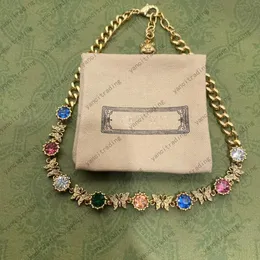 Klassiska pendellhalsband Ny mode lyx varum￤rke designer naturstil rosa gr￶n stift fj￤ril halsband br￶llop fest jubileumsg￥va