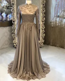 Muzułmańskie długie rękawy wieczorowe sukienki Eleganckie satynowe wysokie szyi A-line Appliqus Top Brown Dubai Arabskie kobiety Formalne suknie wieczorowe