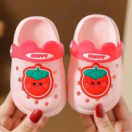 Baby Girl Slipper Toddler Boy Slide Strawberry Mönster utomhus Garden Beach Shoes Kids 1-6 år Pantufa Chaussure Enfant Fille 0203