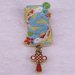 Spille Buona fortuna Spille smaltate Koi da donna Sui vestiti Risvolto per badge zaino Borse Accessori per gioielli