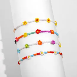 Link Armbanden 4 stuks Handgemaakte Geweven Acryl Kralen Armband Set Voor Vrouwen Meisjes Kleurrijke Bloem Kleine Daisy Vriendschap Sieraden Geschenken
